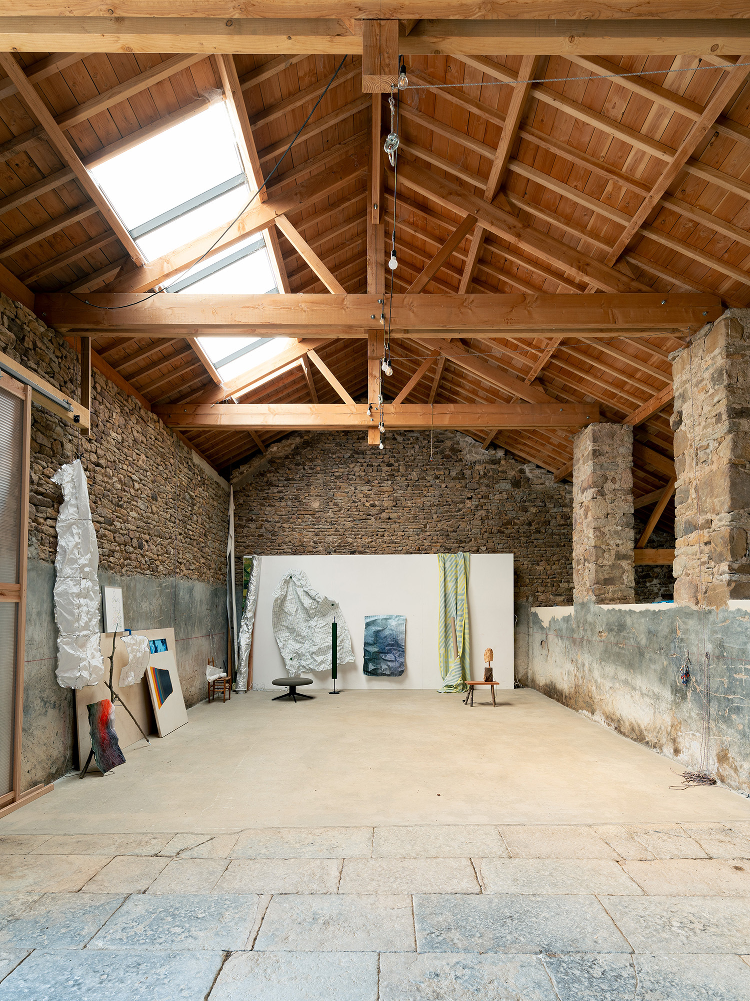 La Grange Burgundy Farm Renovation and Conversion / Le Dévéhat Vuarnesson Architectes-27