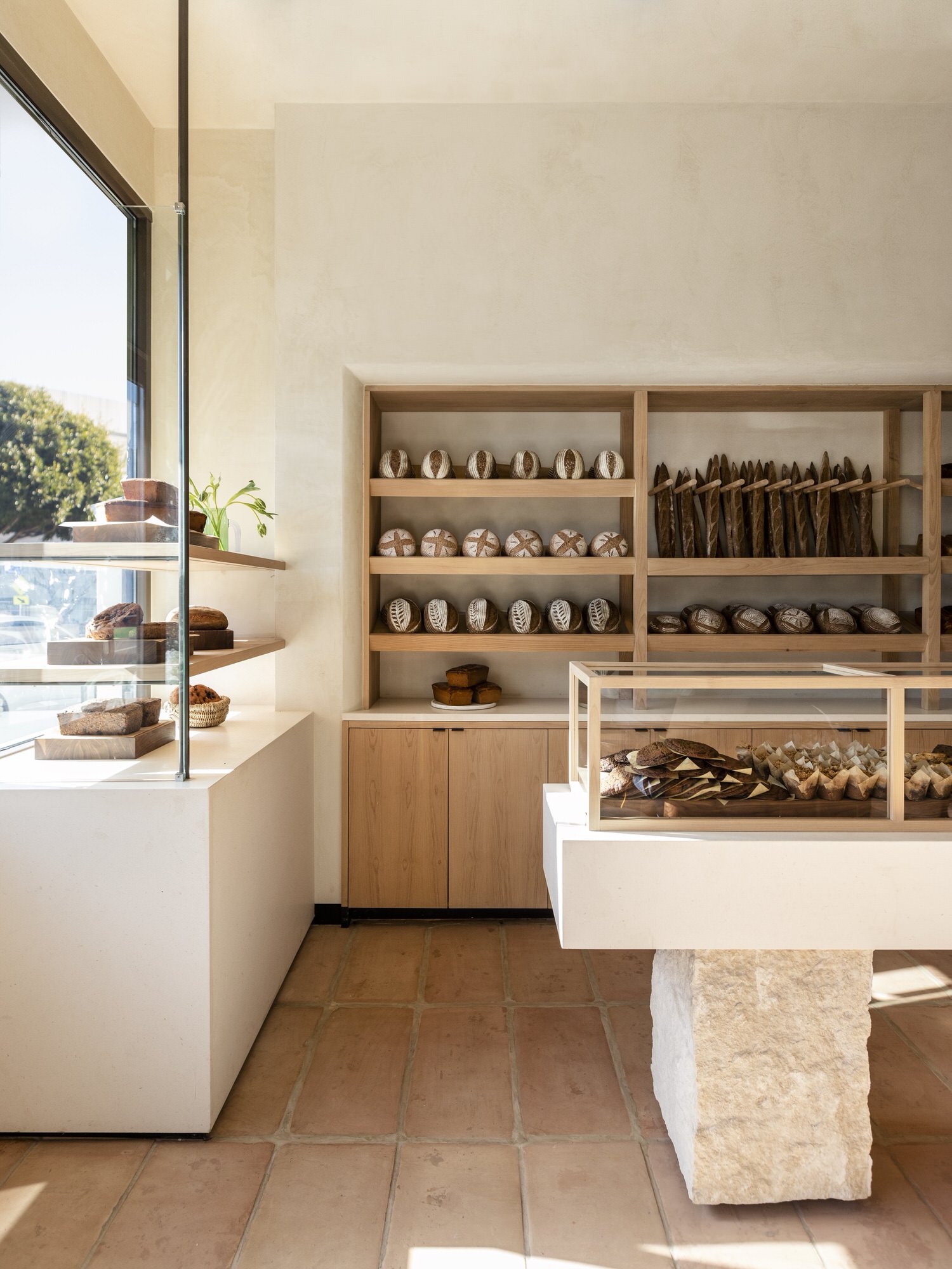 五光十色,诱人的现代烘焙店设计-5