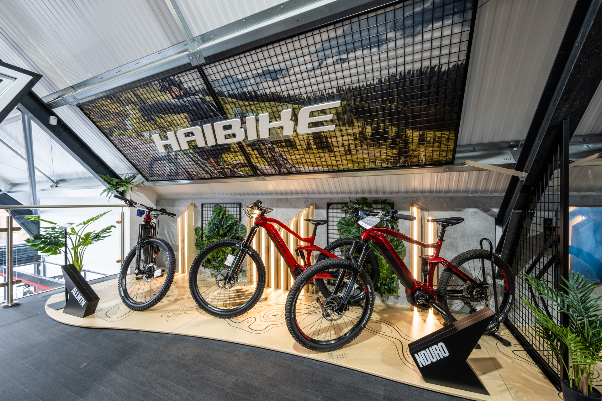 英伦高端自行车品牌 Haibike 的工业奢华零售体验丨英国丨Design4Retail-11