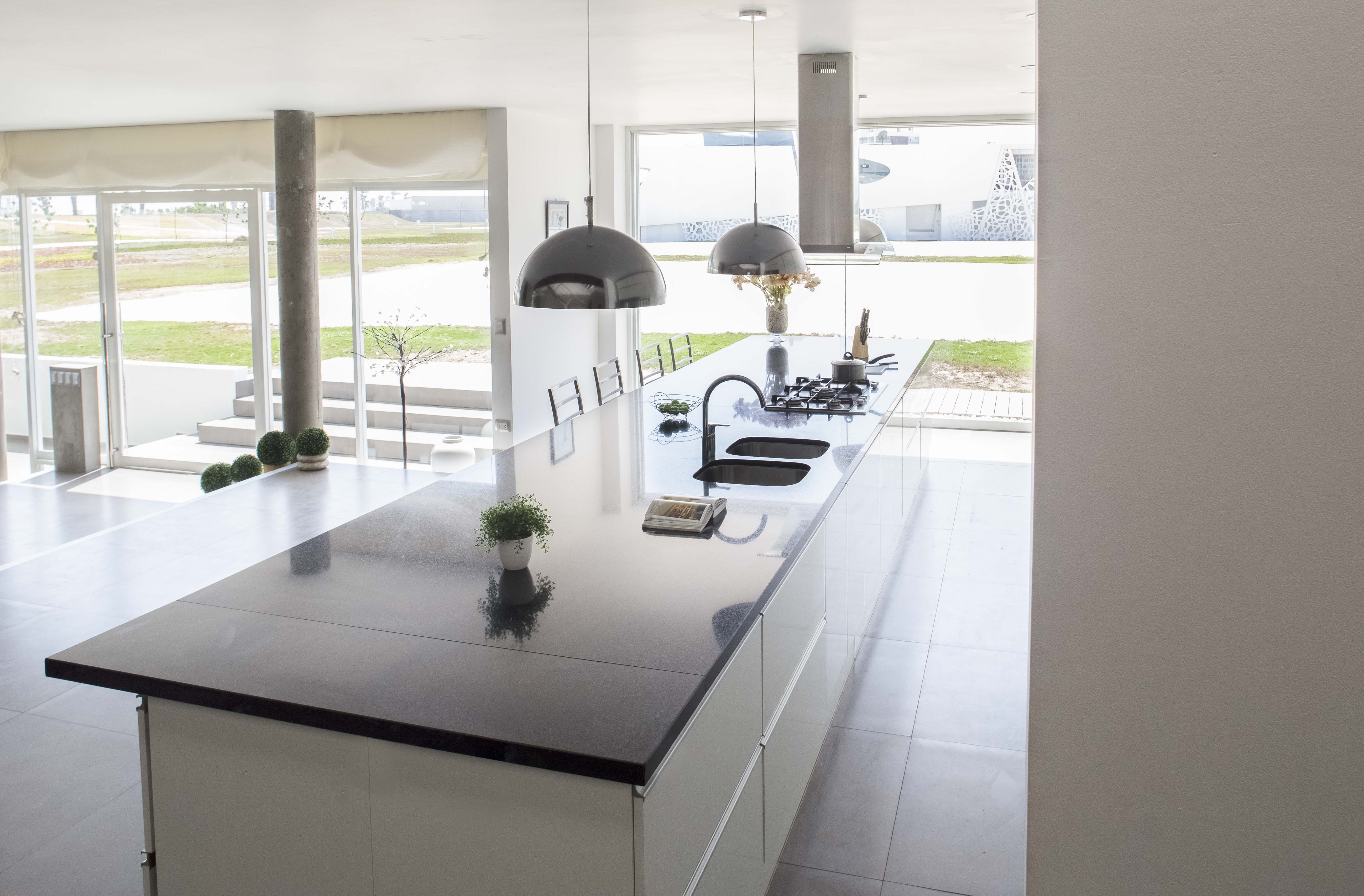 三立方体秘鲁海滩别墅 | 创新空间设计，三家庭共享和谐生活-22