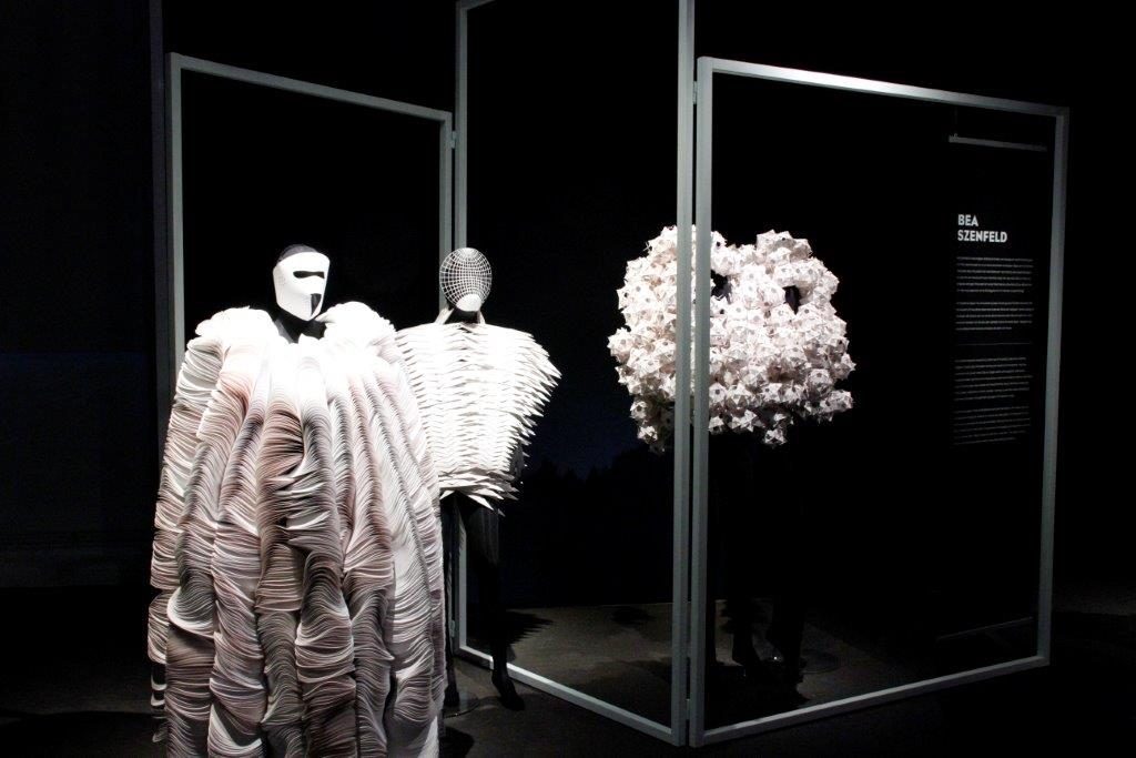 丨Oddbirds与策展人Cay Bond合作-5