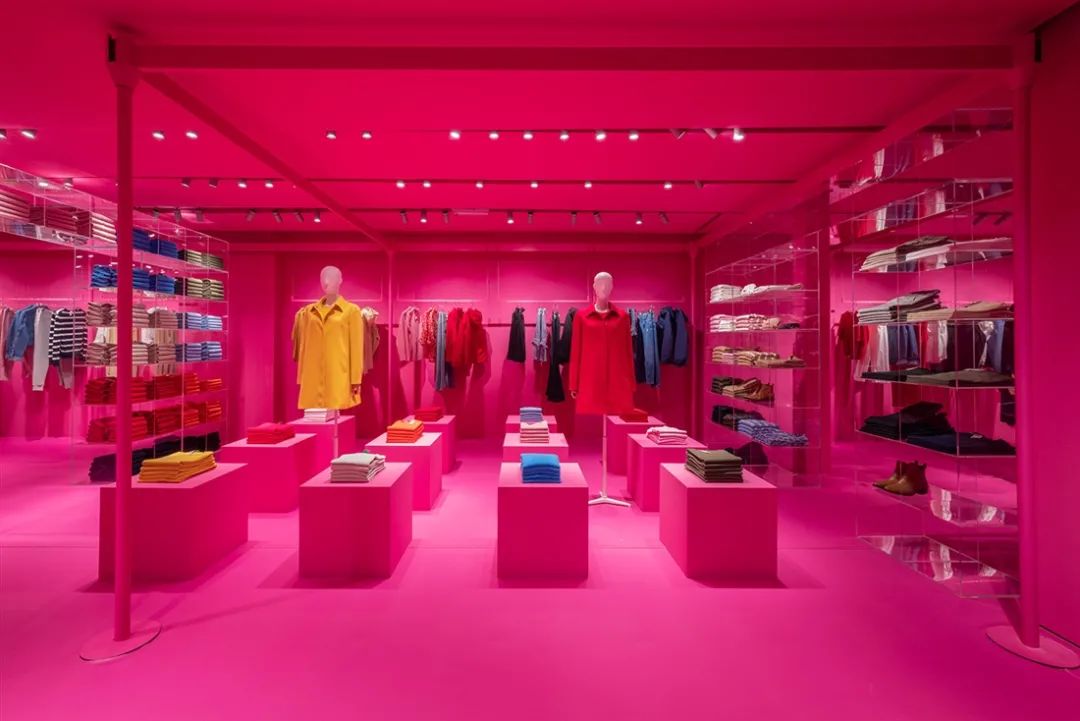 米兰United Colors of Benetton全粉红色空间新店设计-3