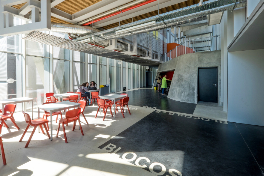 Barcelos High School / Cerejeira Fontes Architects-21