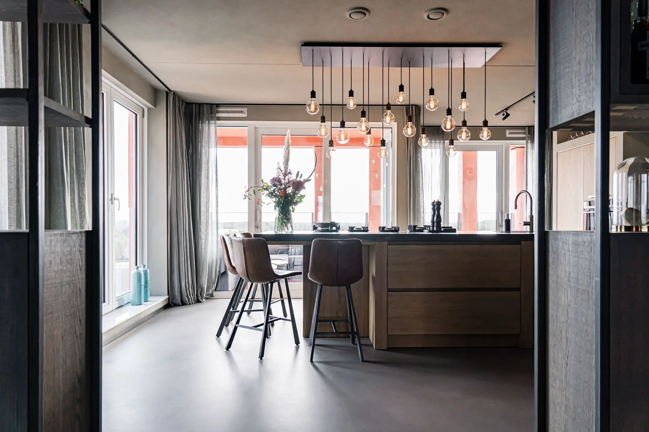 荷兰黑顶时尚公寓的惊艳设计-9