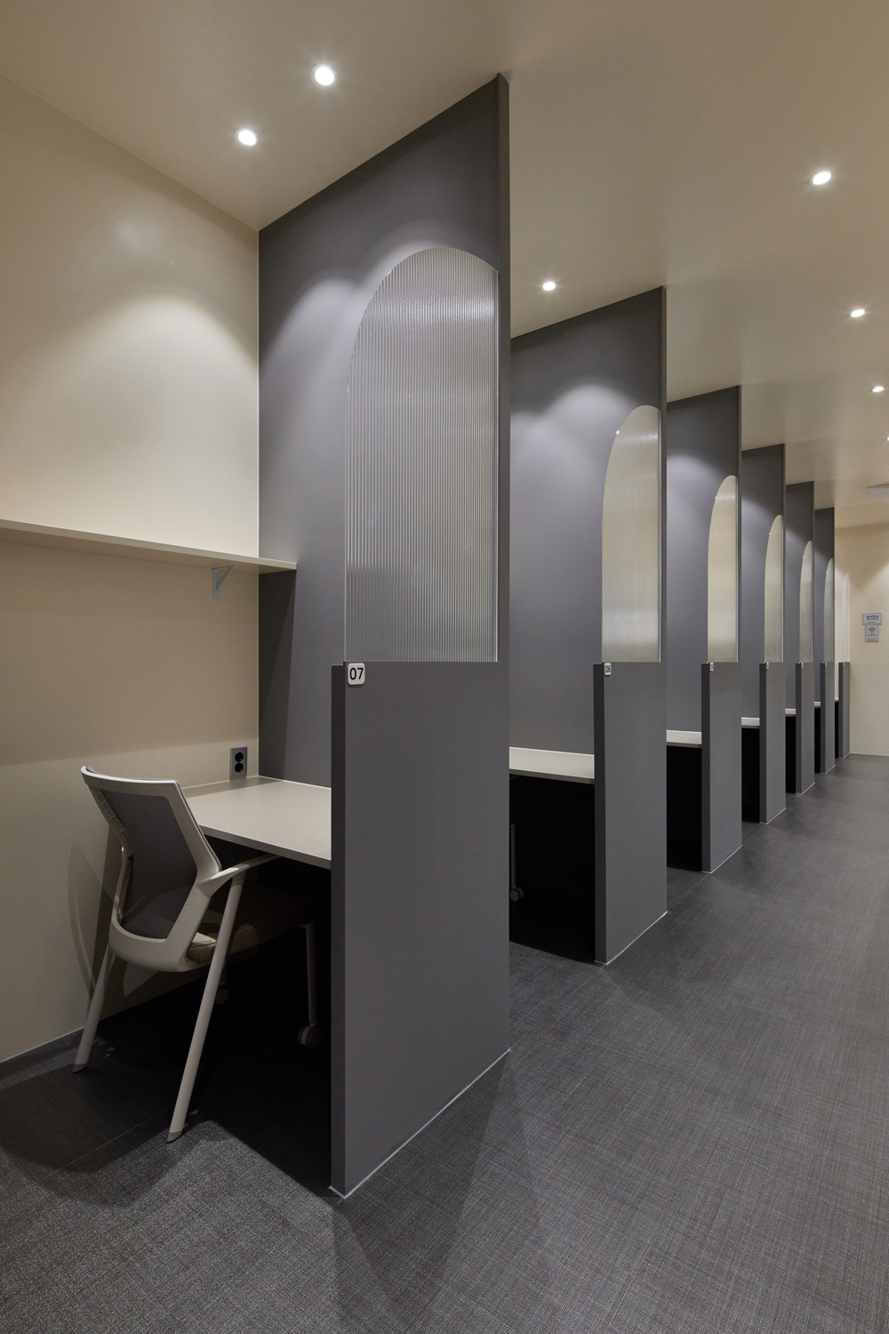 干净利落的 40 平米咖啡厅室内设计-16