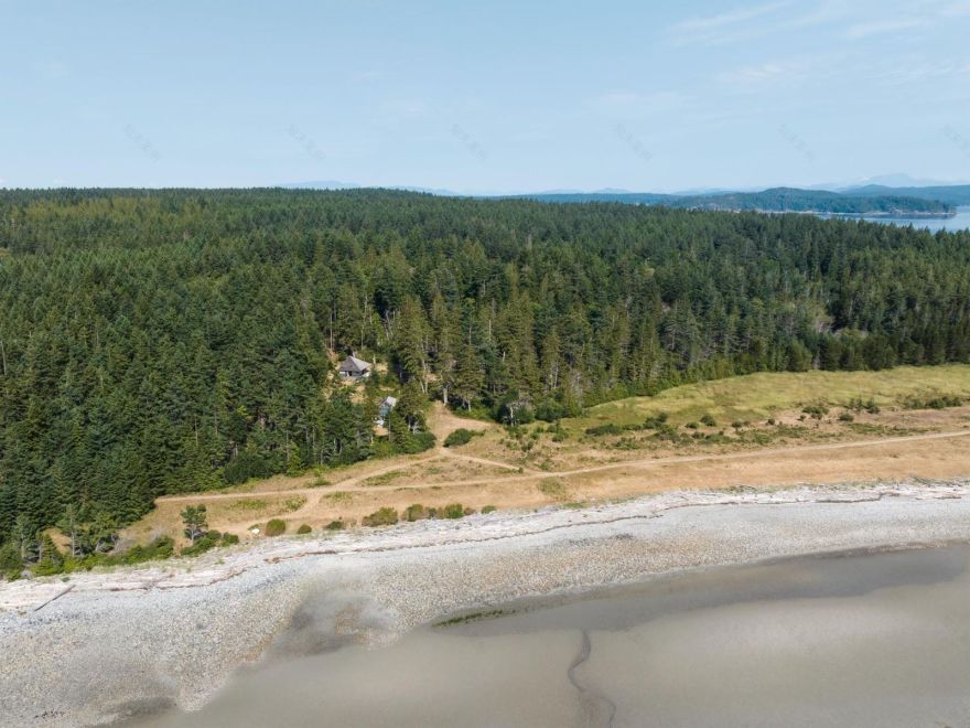 60平米偏远岛屿木质小屋丨加拿大丨Laura Killiam-32