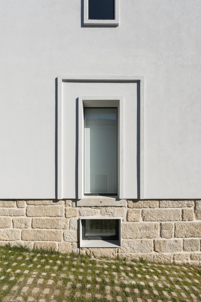 波尔图半独立式住宅翻新-32