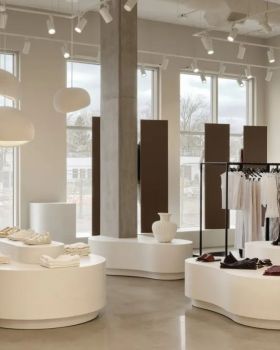 Klozet精品店空间改造丨加拿大丨Entre Quatre Murs设计工作室