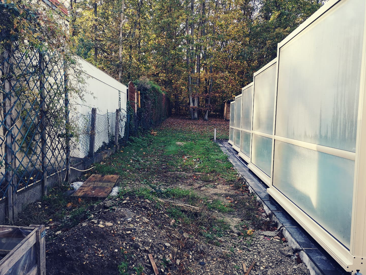 欧日河畔梅里花园设计及泳池边美观车道打造-5