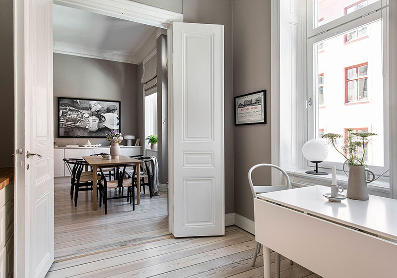 瑞典温馨公寓设计 | 书架与暖色调打造舒适空间-10