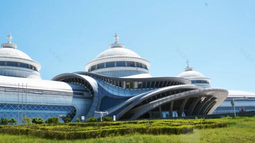 【城市名片】穹庐擎云,蒙韵碧空!中建八局匠心建造草原上的文体明珠-41