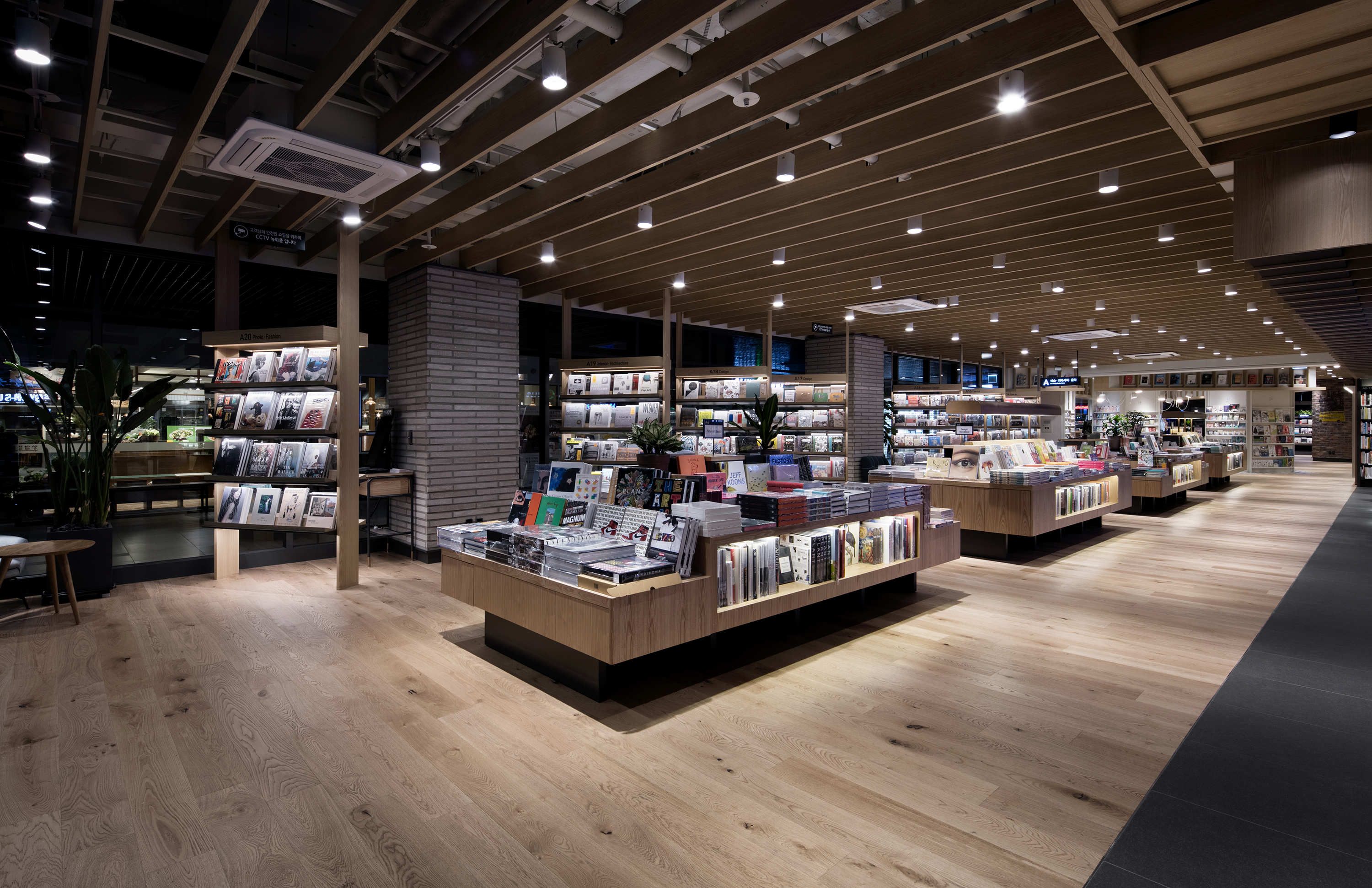 韩国 | KYOBO & HOTTRACKS | 商城 | 2017 | WGNB-10