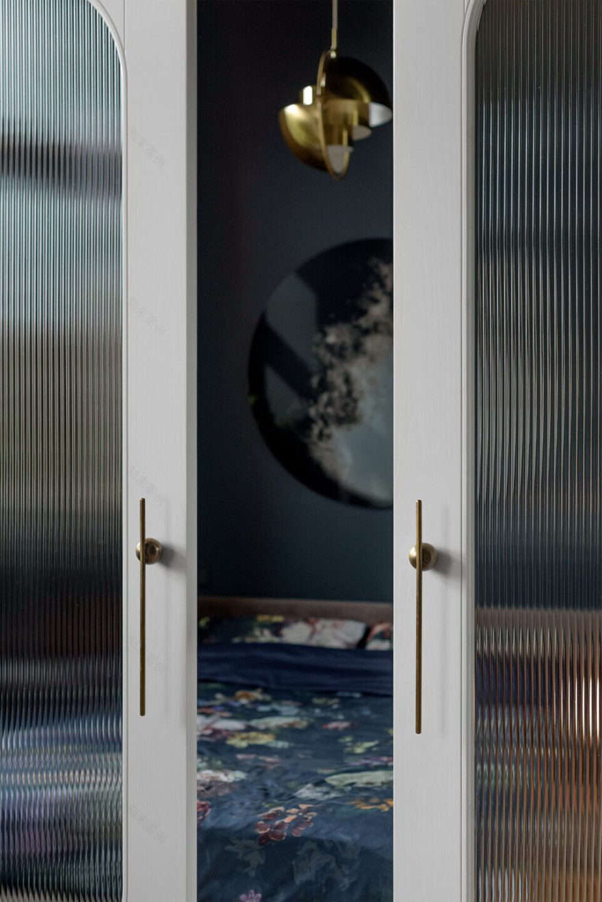 波兰历史建筑中的现代绿意空间-39