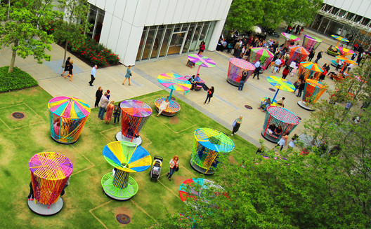 'Los Trompos'临时装置-33