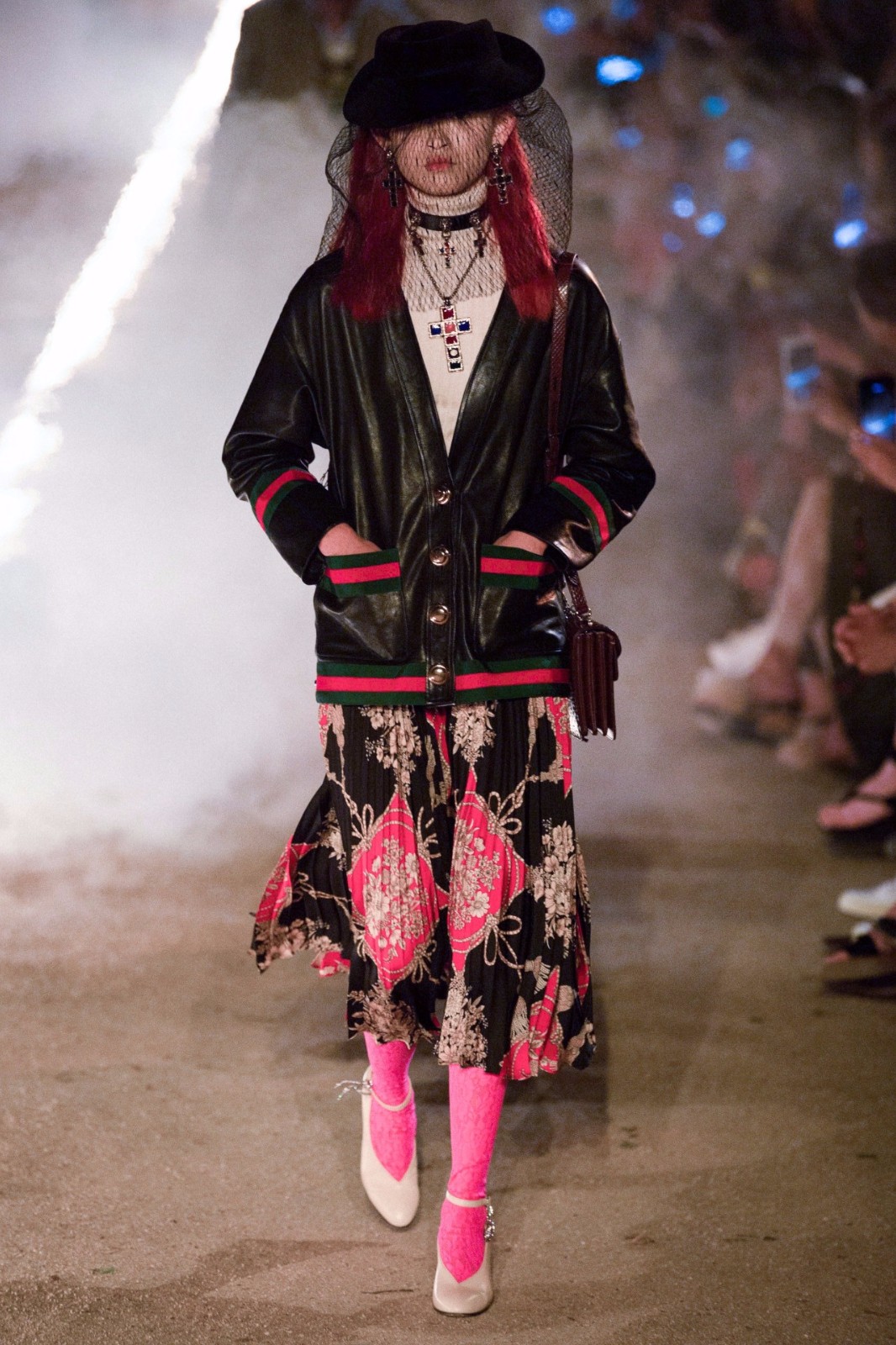 古驰 2019 早春秀 | 死亡与浪漫的奇妙融合-65