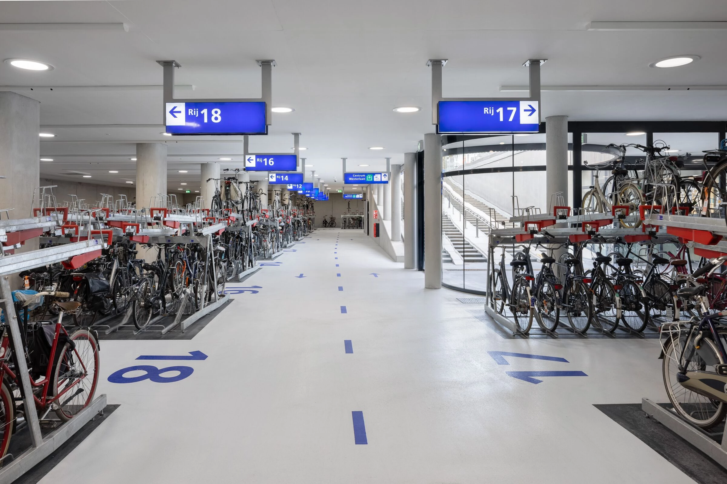 自行车棚和车站广场丨荷兰兹沃勒丨Kraaijvanger-13