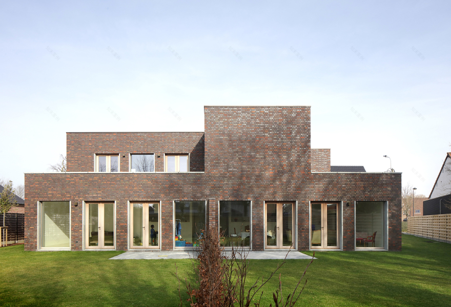 比利时郊区别墅设计,创新几何形态与丰富空间层次-19