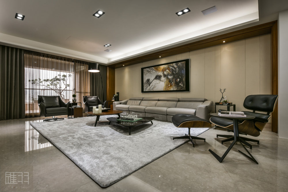 Wood and earthy colour palette modern apartment by Manson Hsiao of Hui yu Interi-6
