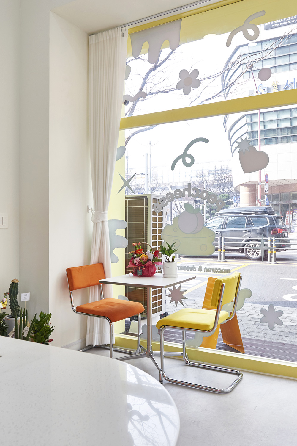 色彩缤纷的 12 平米小户型设计-6