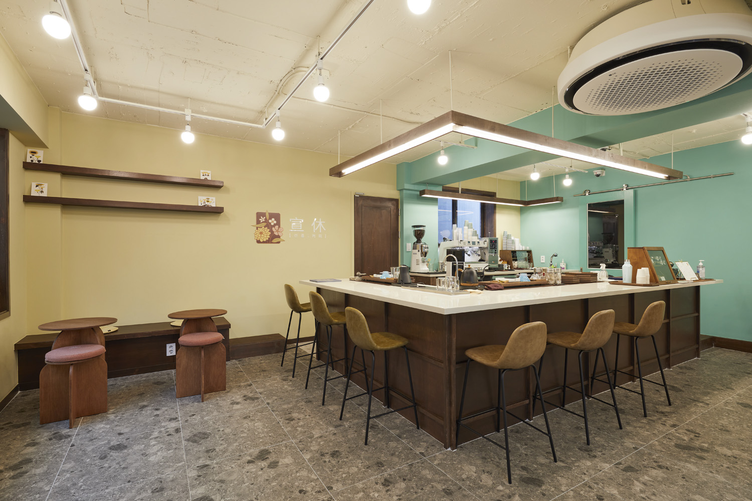 韩式休闲咖啡厅，24 平米打造东方氛围-2