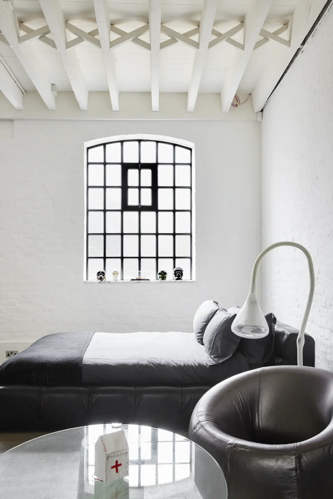 伦敦白砖 Loft 住宅 | 极简黑白设计与开放空间-13