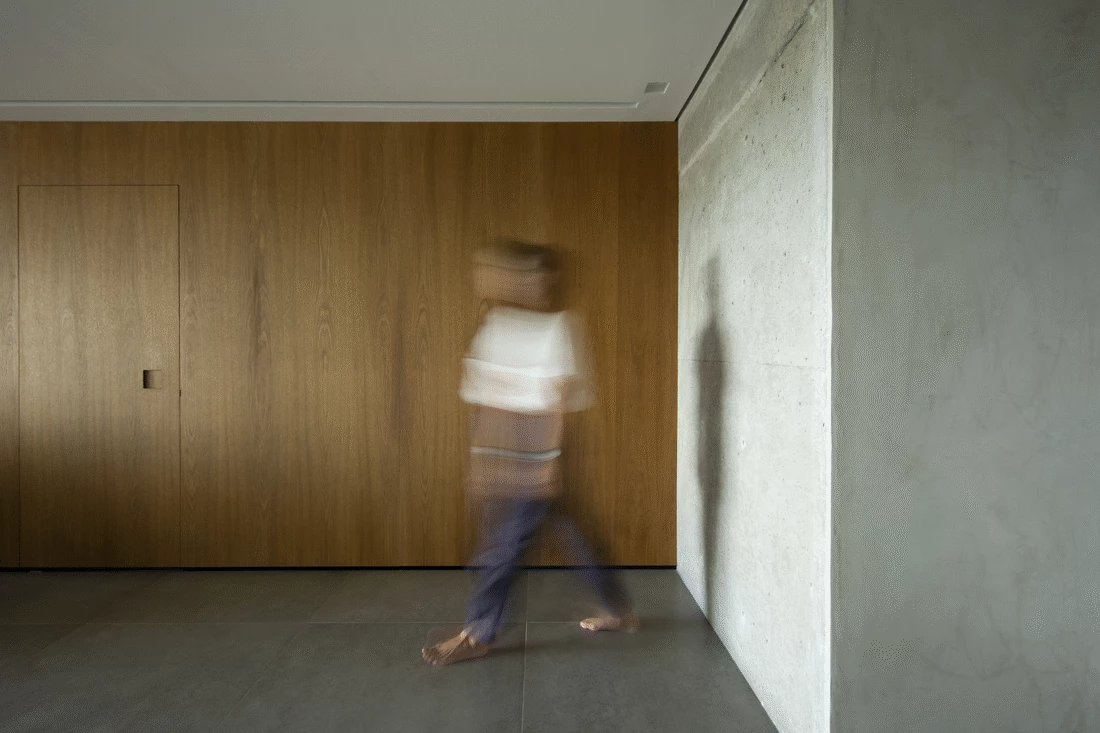 巴西 CC 公寓 | 木质温暖，空间通透-25