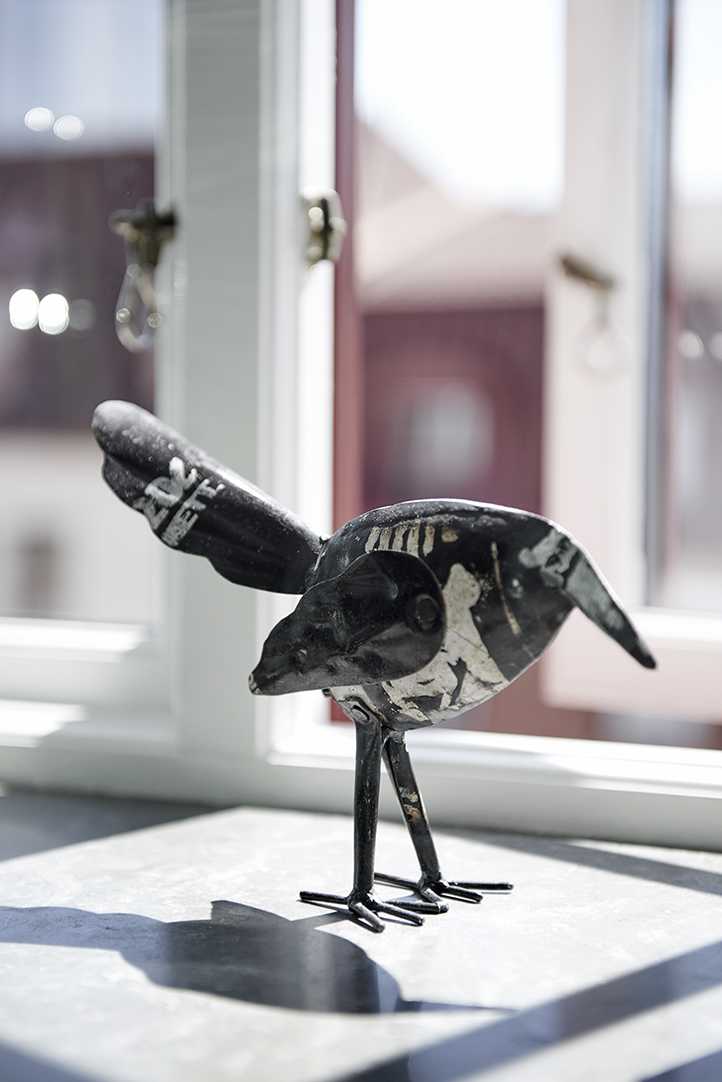 瑞典 59 平米黑白小 loft，巧用白色和自然光扩展空间-21