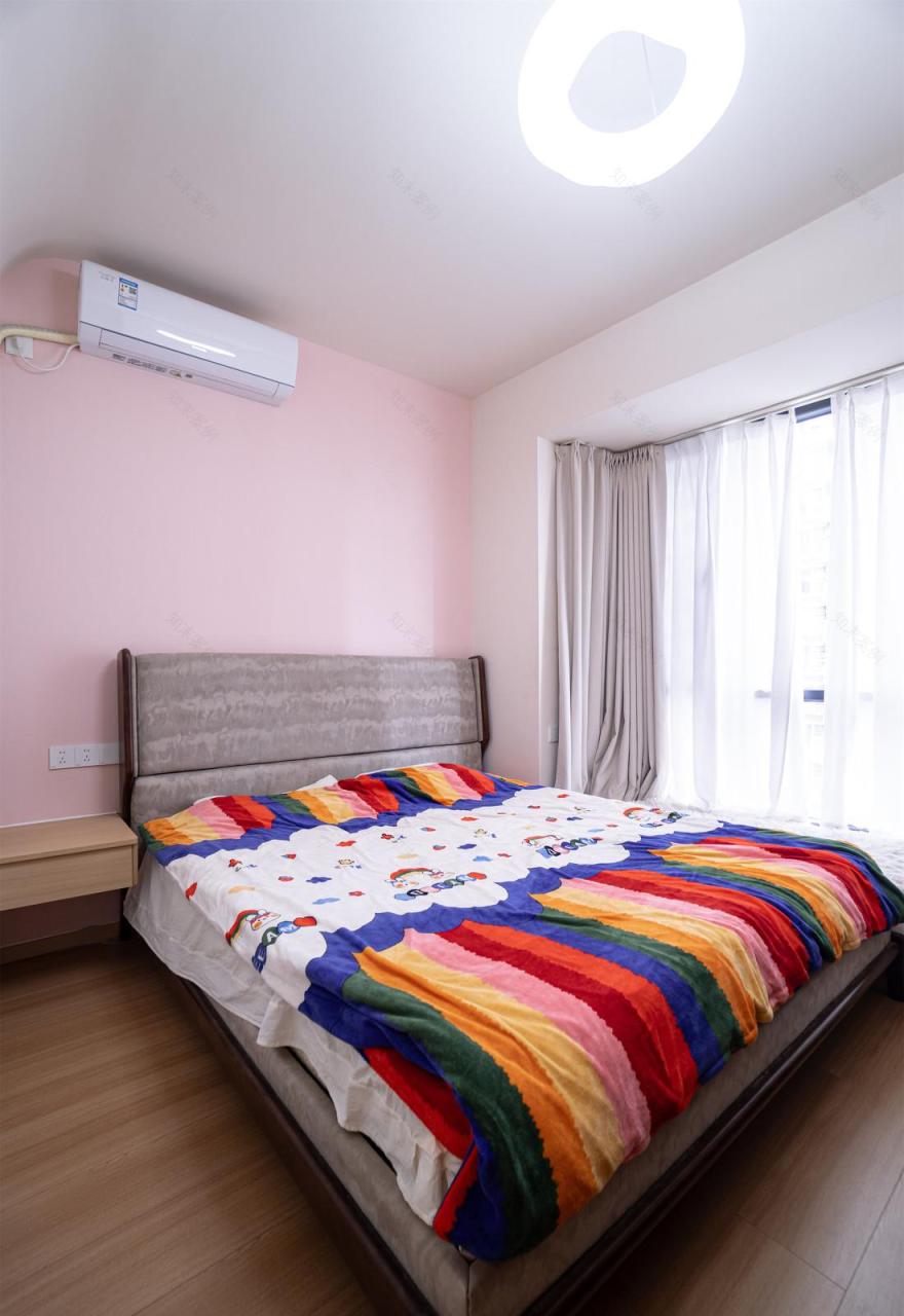 94㎡现代原木风三居室设计-33