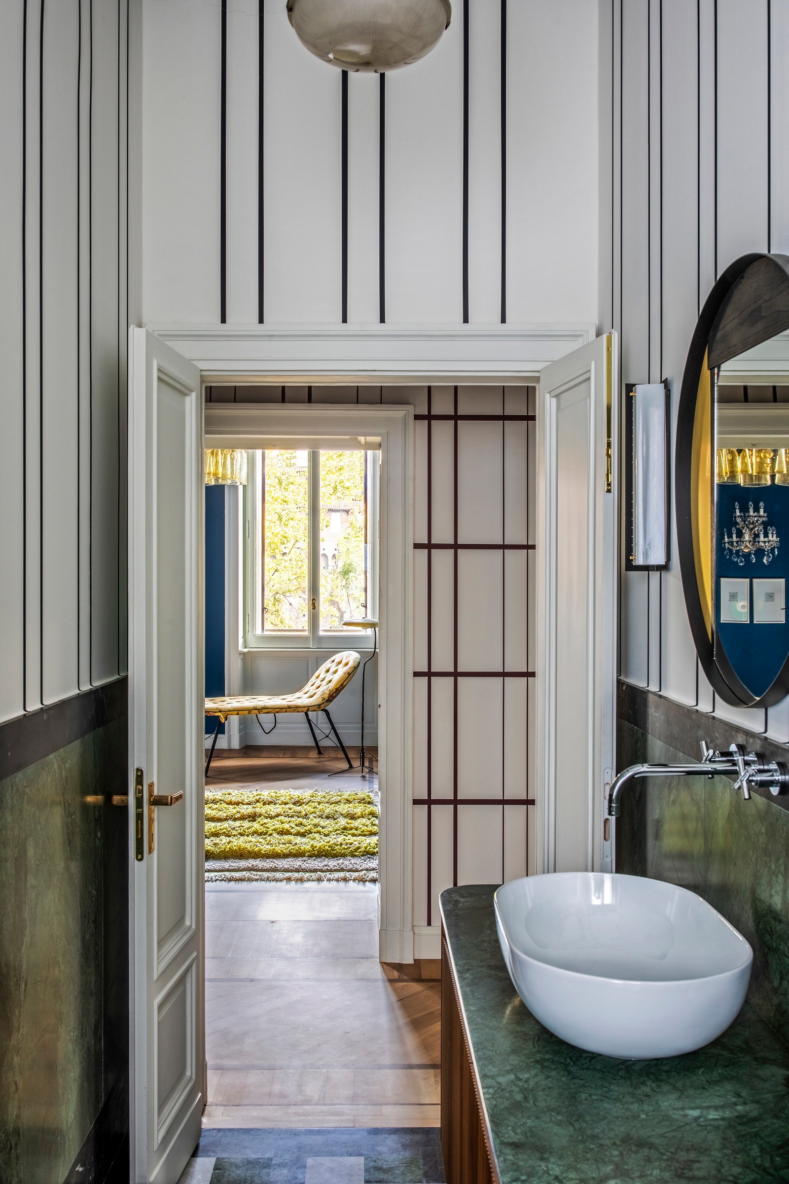 米兰时尚继承者的梦幻之家 | 色彩斑斓的现代城堡-14