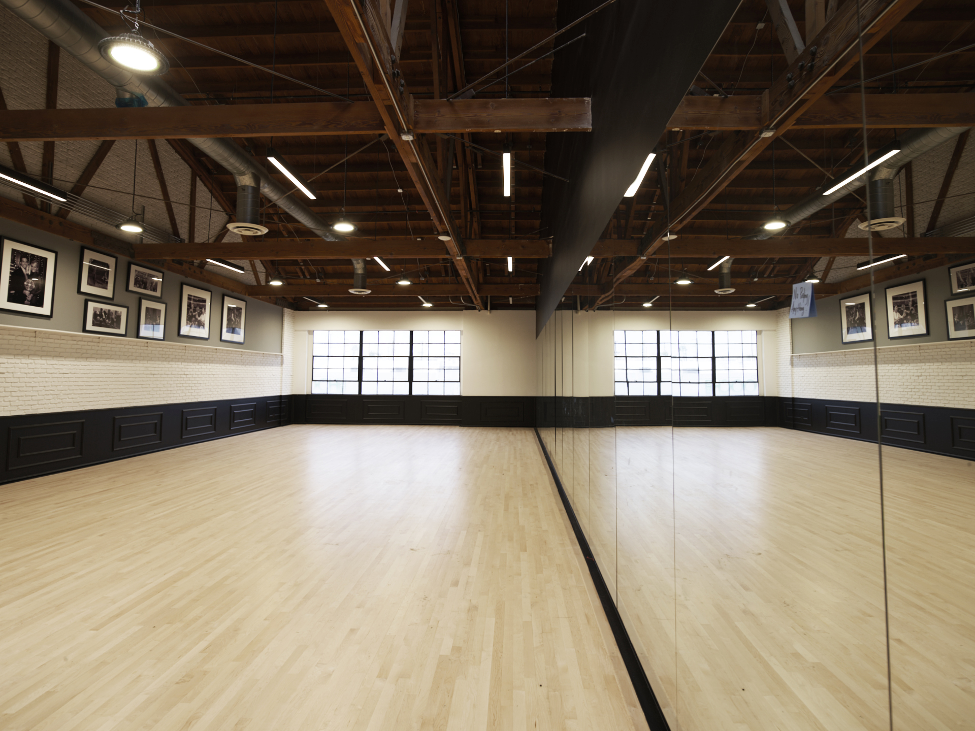 《舞动之星》排练室 | Relativity Architects 的电视秀舞台设计-8