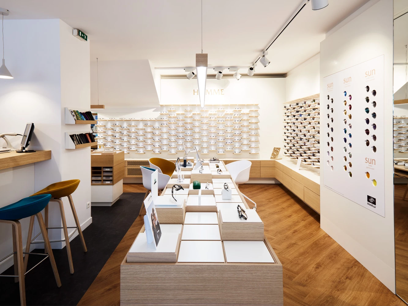 法国保罗眼镜店——聚焦产品的独特设计-16