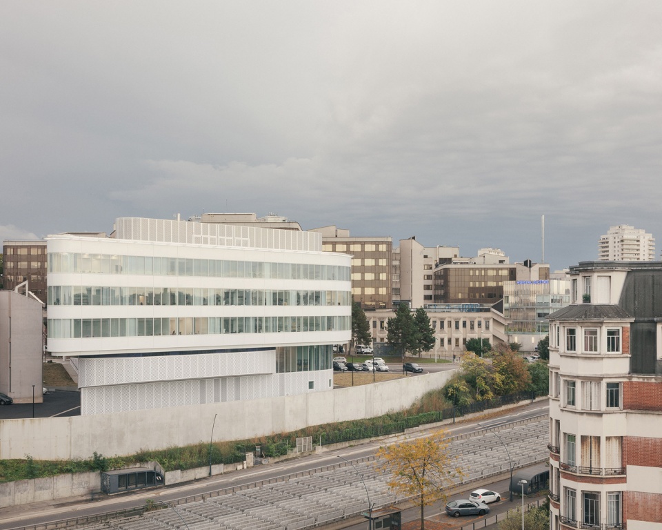 Pargade Architectes 打造法国 Kremlin-Bicêtre 医学院大楼扩建，实现卓越研究与教育中心-7