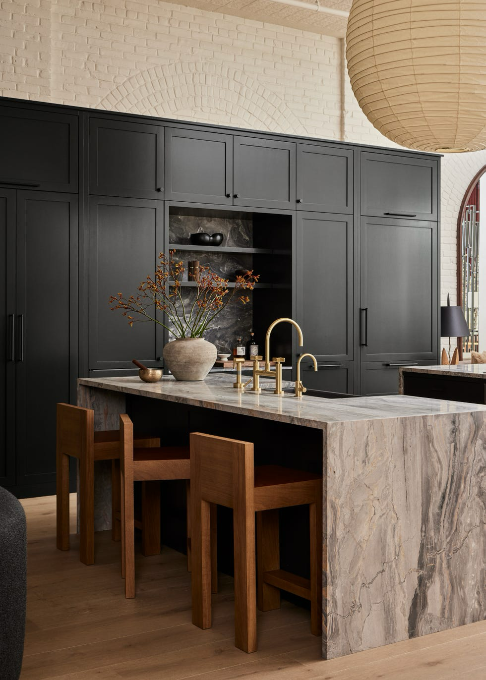 以电影主人公为灵感，打造暗黑时尚空间-12