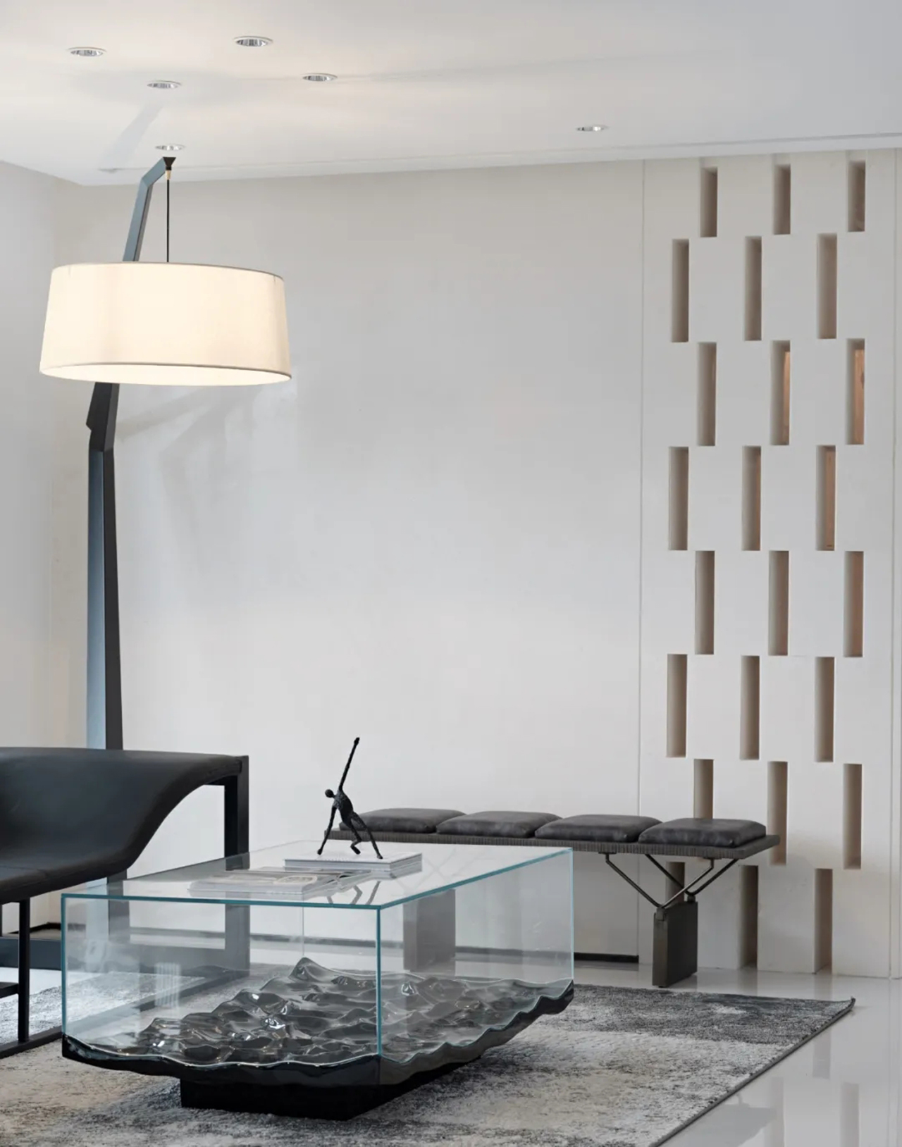 星河山海半岛顶层会所 | 黑与白的极简平衡之道-22