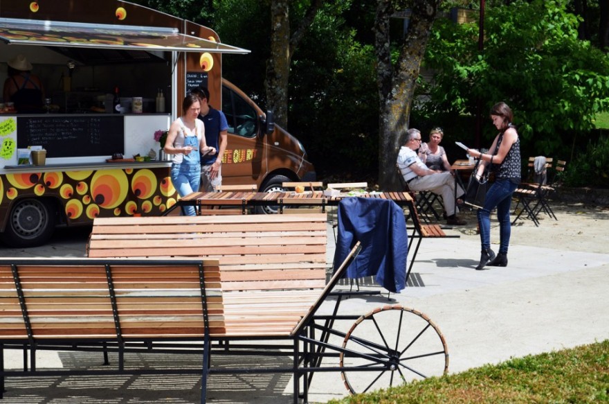 融合户外空间的 Embarquement 家具设计-1