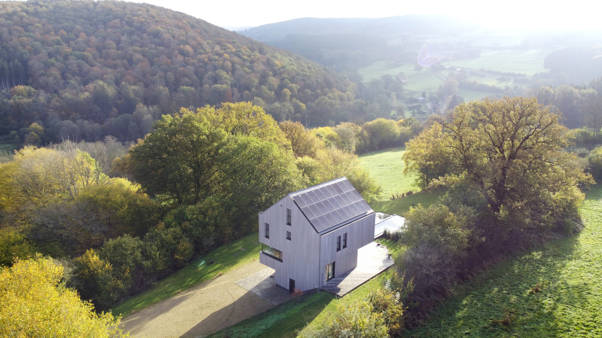 House in Mormont / Jahnke-Ledant Architects-30