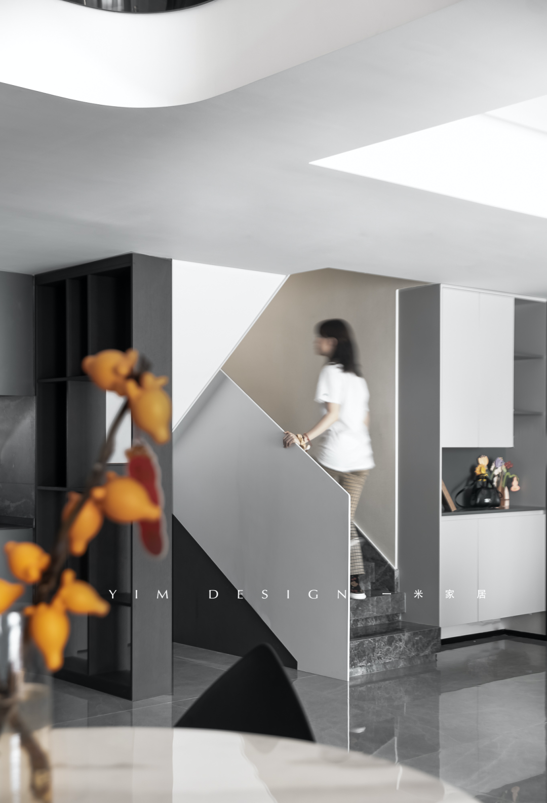 月光别墅 · 黑白灰的现代轻奢空间丨缪婕,张茜-39