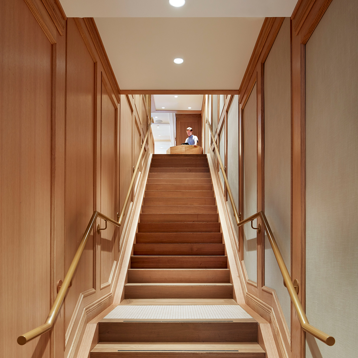 温哥华“南丁格尔”餐厅,穿越时光的复古绅士俱乐部-8