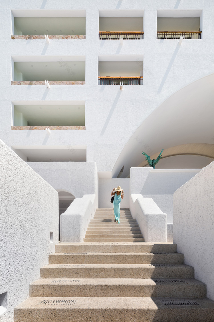 墨西哥洛斯卡沃斯海滨度假酒店——融入沙漠环境的现代建筑-11