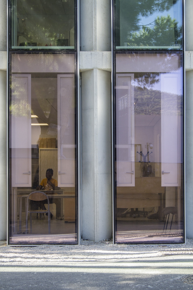 法国尼斯 Simone Veil 中学,融入环境的和谐设计-56