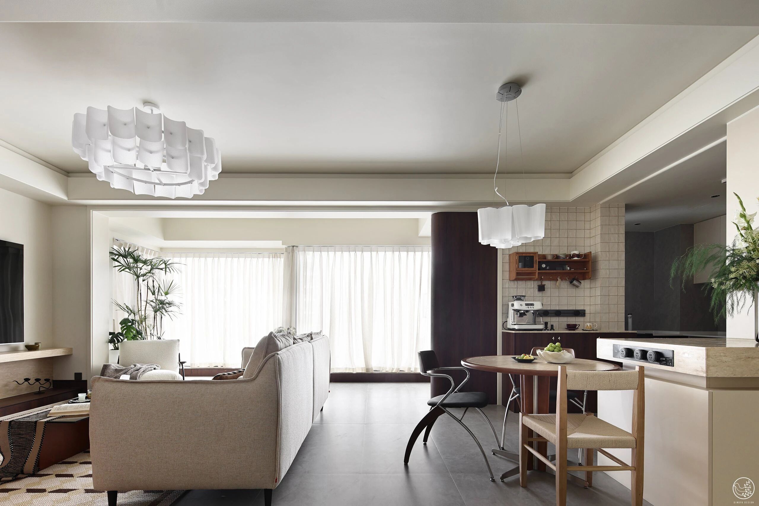 复古且时髦，在松弛与精致之间游刃有余-31