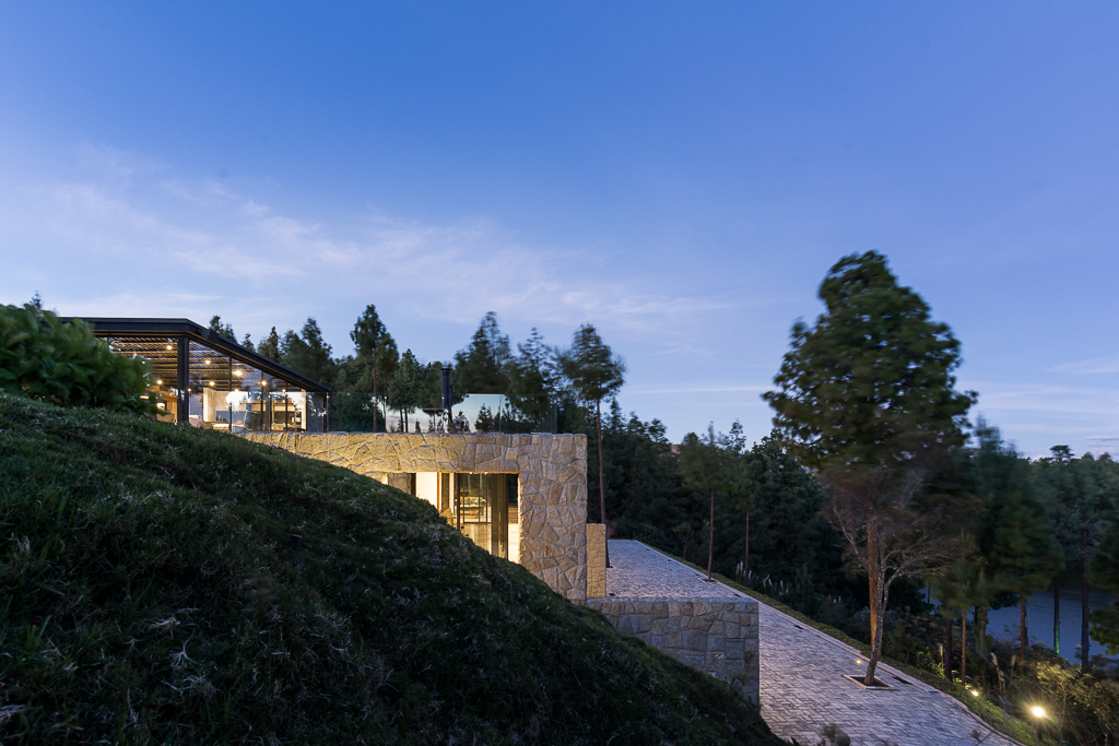 The High Plain House  Andrés Argudo-36