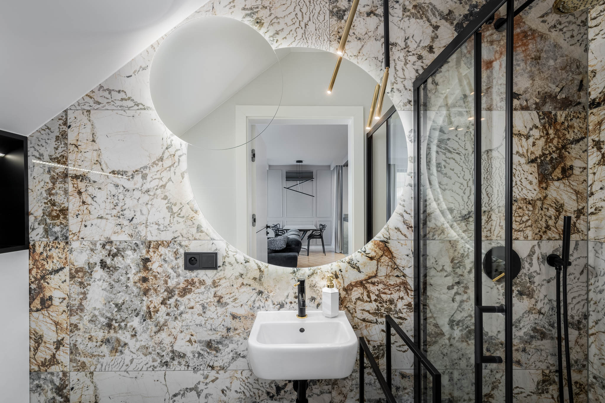 适合2+2家庭的漂亮住宅-35