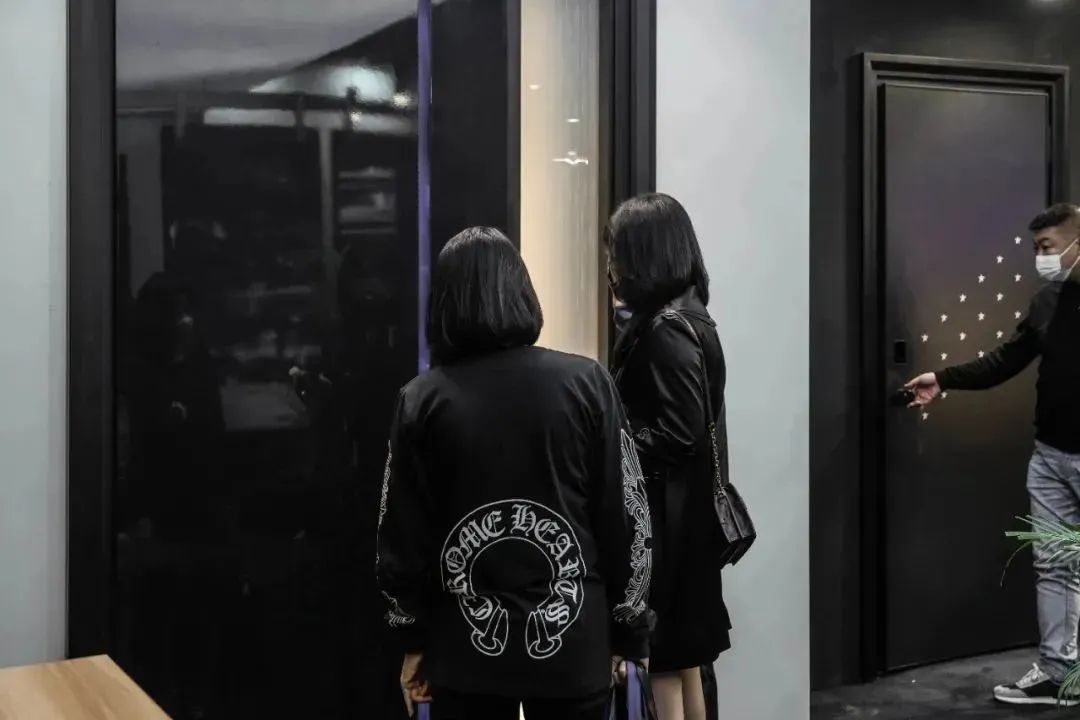 ETERNAL 展厅 · 光影交错的潮酷设计丨中国广州丨此外设计-50