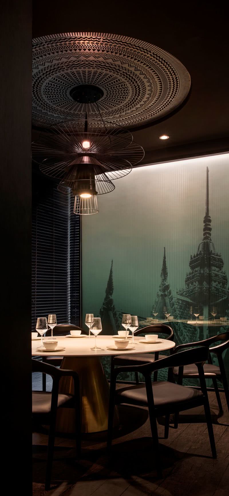 重庆曼泰南洋餐厅 · 镜像世界的泰式美学空间丨中国重庆丨纳沃设计旗下迷雾研究所 Misty Lab-40
