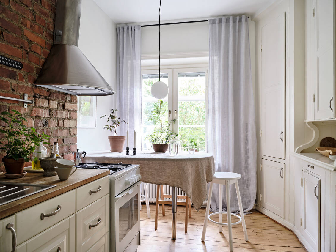 瑞典住宅单身公寓的质朴氛围与优雅装饰-14