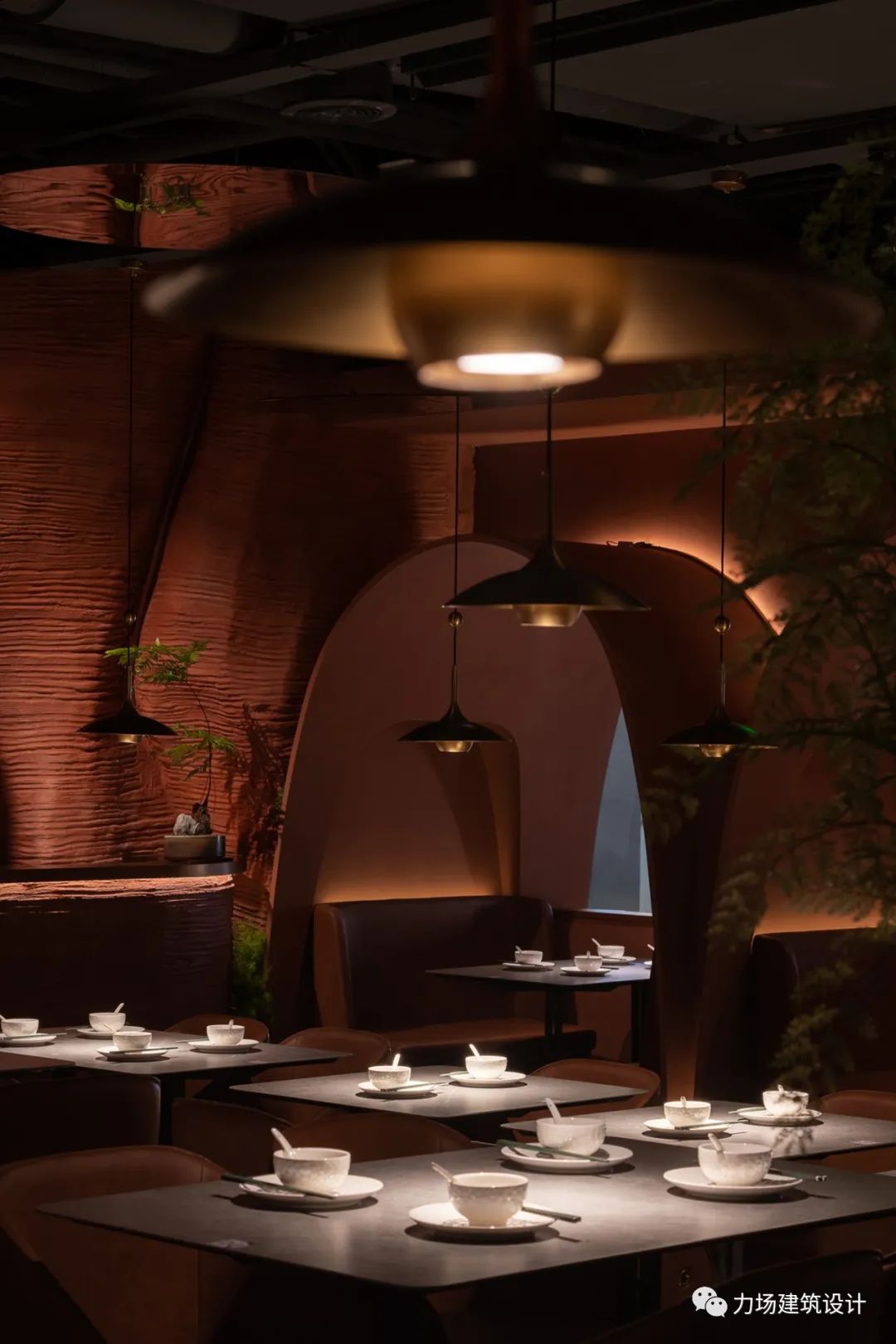 发现乐山美味餐厅丨中国上海丨力场(北京)建筑设计-4