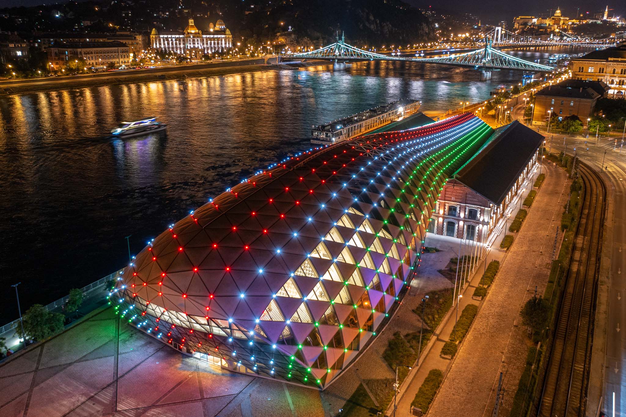 The Whale 建筑灯光设计丨匈牙利布达佩斯丨Tamas Dragon-15