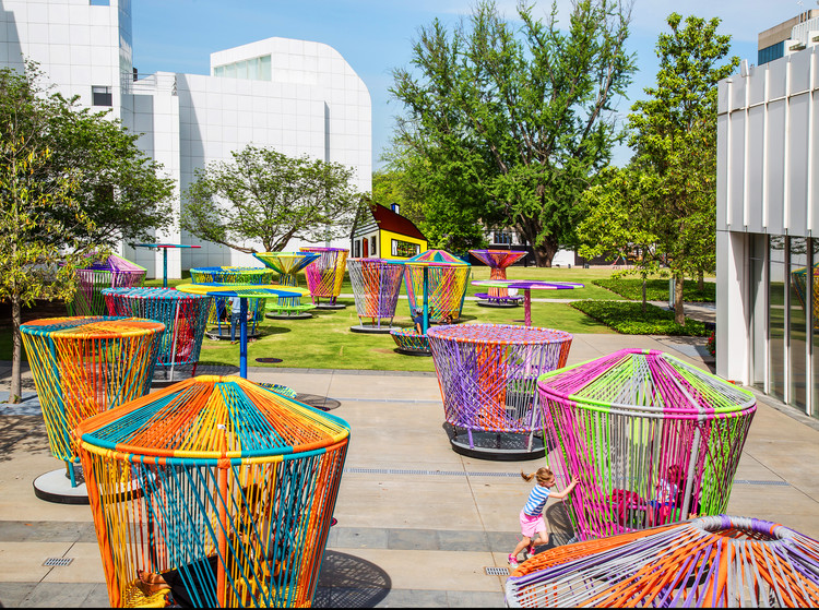 'Los Trompos'临时装置-6