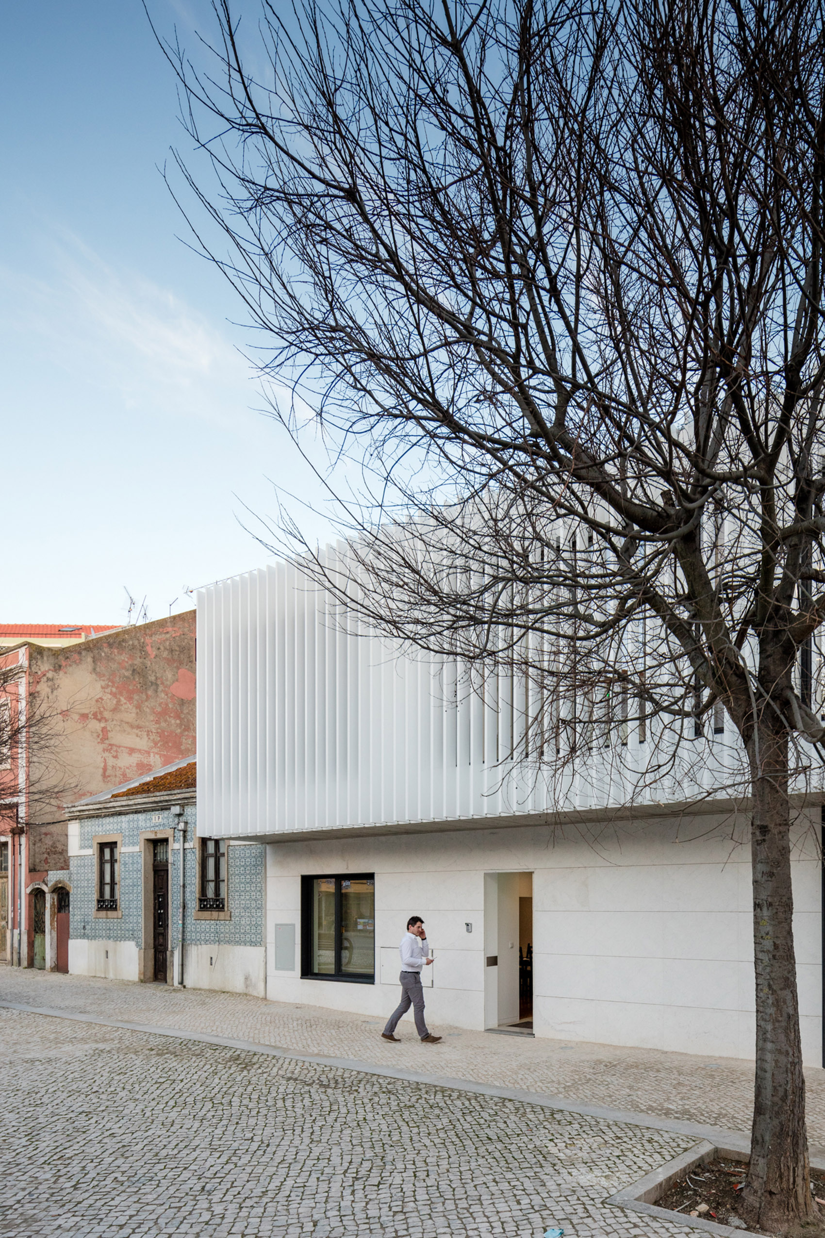 田园牧歌,莫什卡维迪的宗教中心,葡萄牙 / Plano Humano Arquitectos-125